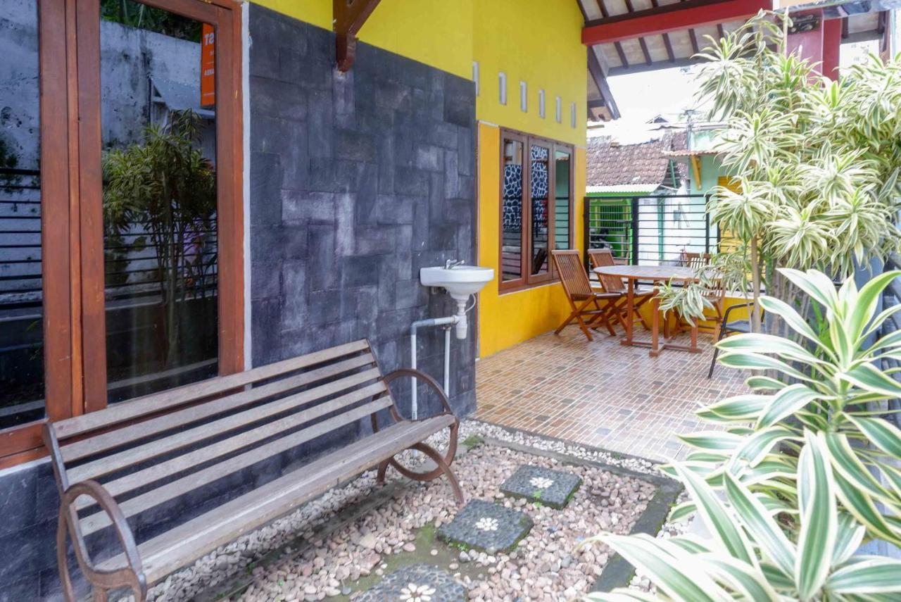 Koolkost Syariah Near Malioboro Area Hostel Yogyakarta Exterior foto