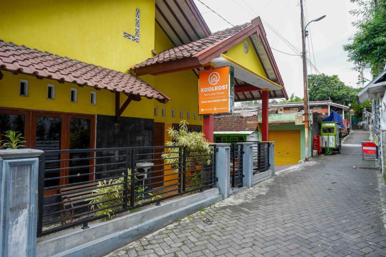 Koolkost Syariah Near Malioboro Area Hostel Yogyakarta Exterior foto