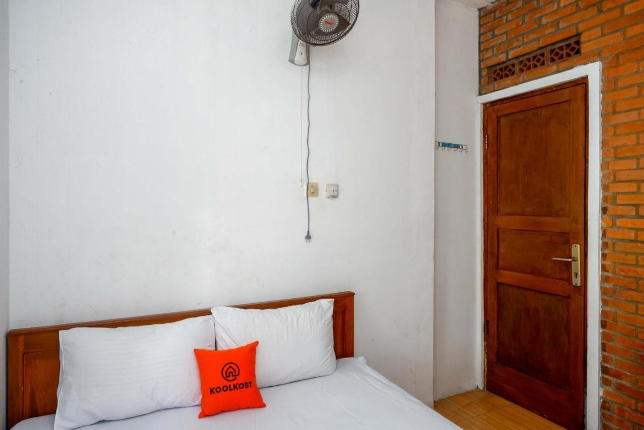 Koolkost Syariah Near Malioboro Area Hostel Yogyakarta Exterior foto
