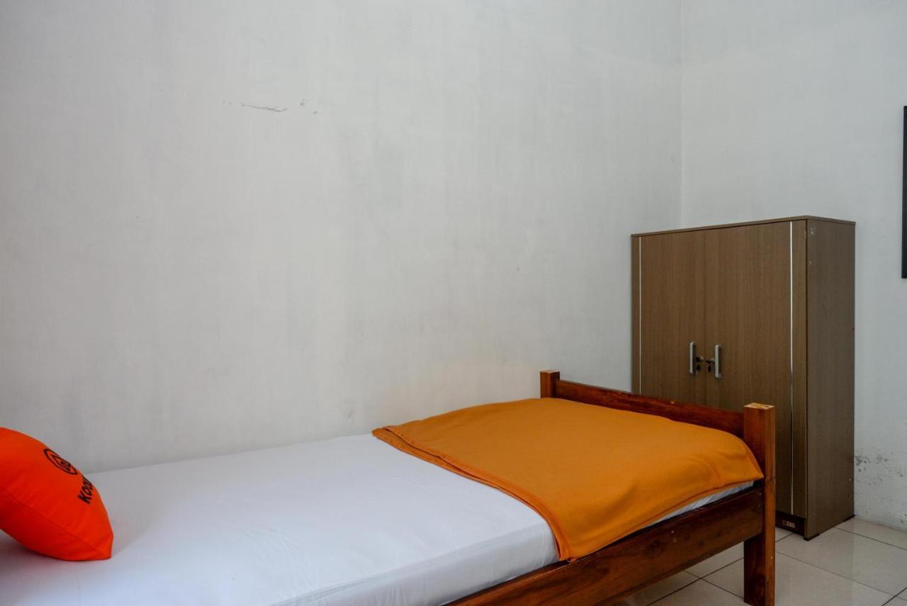 Koolkost Syariah Near Malioboro Area Hostel Yogyakarta Exterior foto