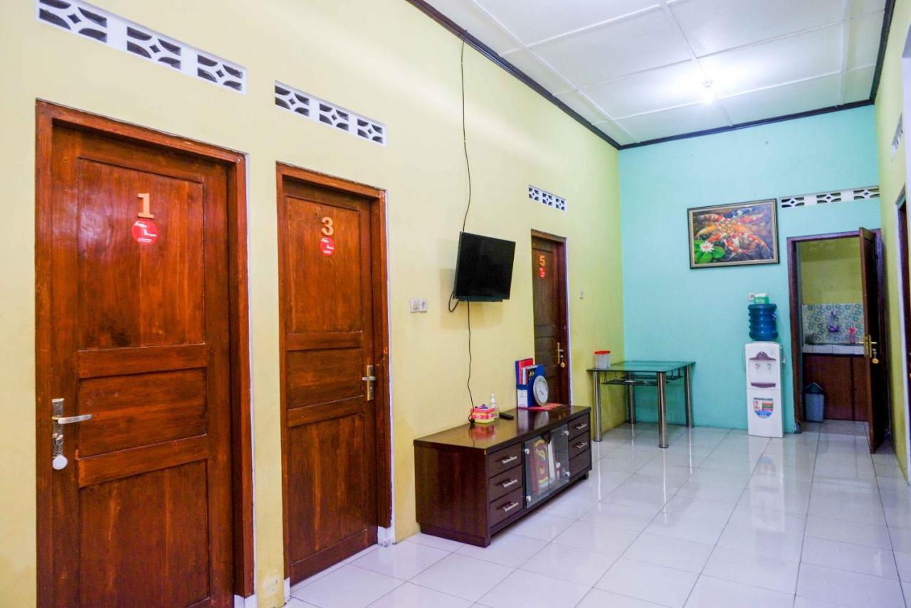 Koolkost Syariah Near Malioboro Area Hostel Yogyakarta Exterior foto