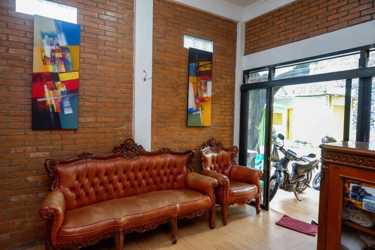 Koolkost Syariah Near Malioboro Area Hostel Yogyakarta Exterior foto