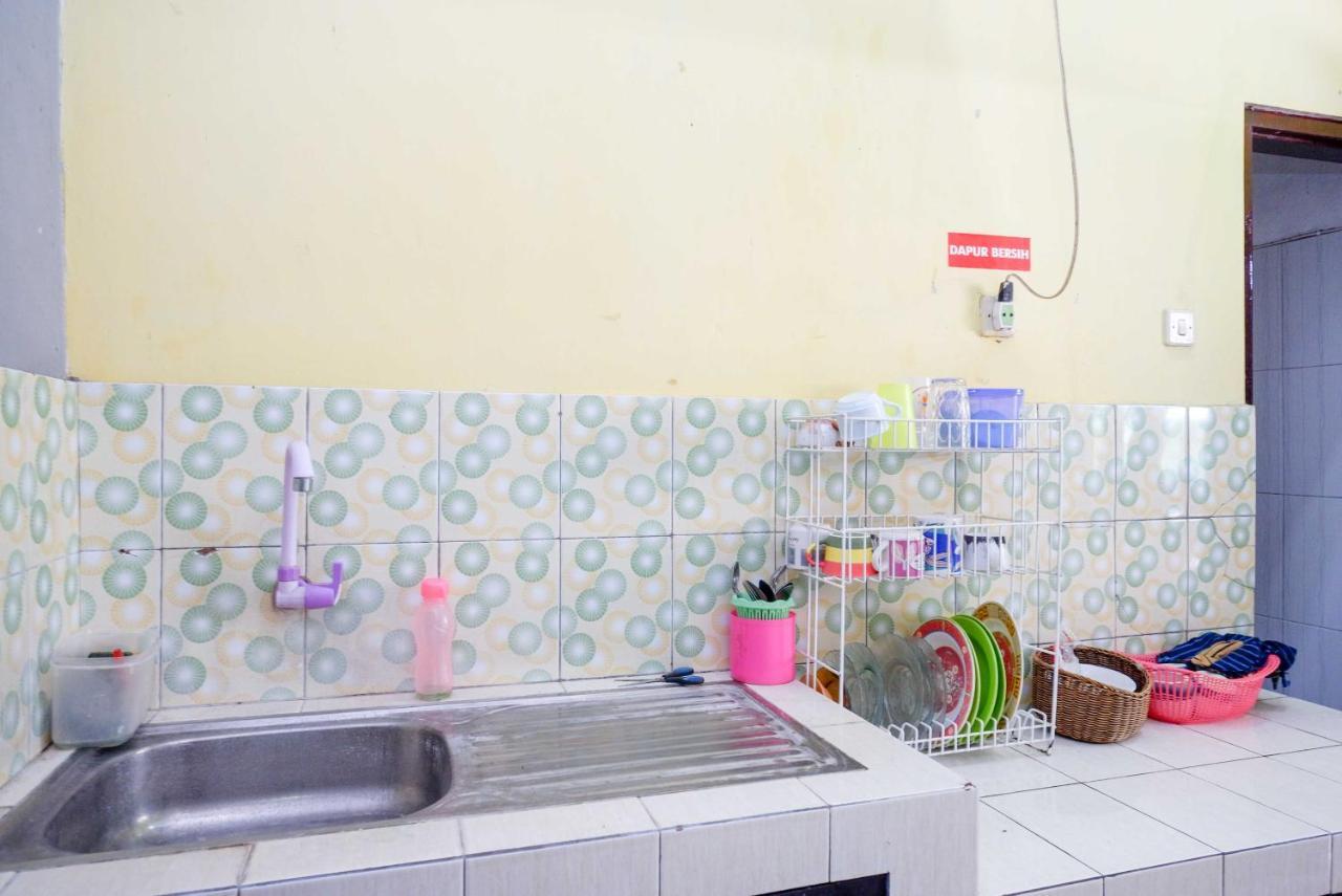 Koolkost Syariah Near Malioboro Area Hostel Yogyakarta Exterior foto